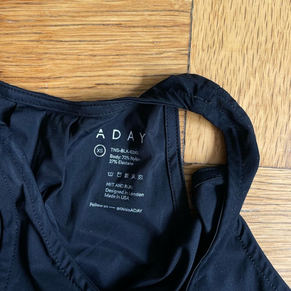 Aday Hit And Run Tank Black Xs Euc (Similar To Pleat And Repeat Tank) — image 3 of 3